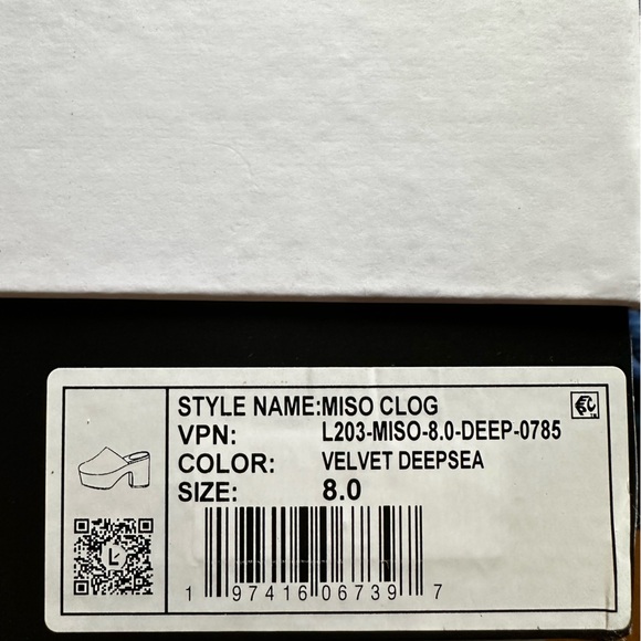 Larroude Miso deepsea velvet clogs - size 8 never worn! - Picture 12 of 13